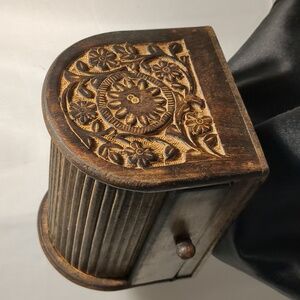 VTG Tambour style trinket/jewelry box. Hand crafted Hand carved. 7 1/2"w EUC